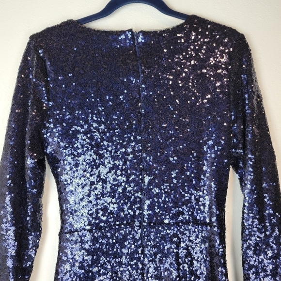 NWT DKNY Long Sleeve Side-Ruched Sequin Gown in Navy Size 6 - Picture 6 of 16